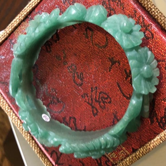 Elegant Green Jade Bracelet